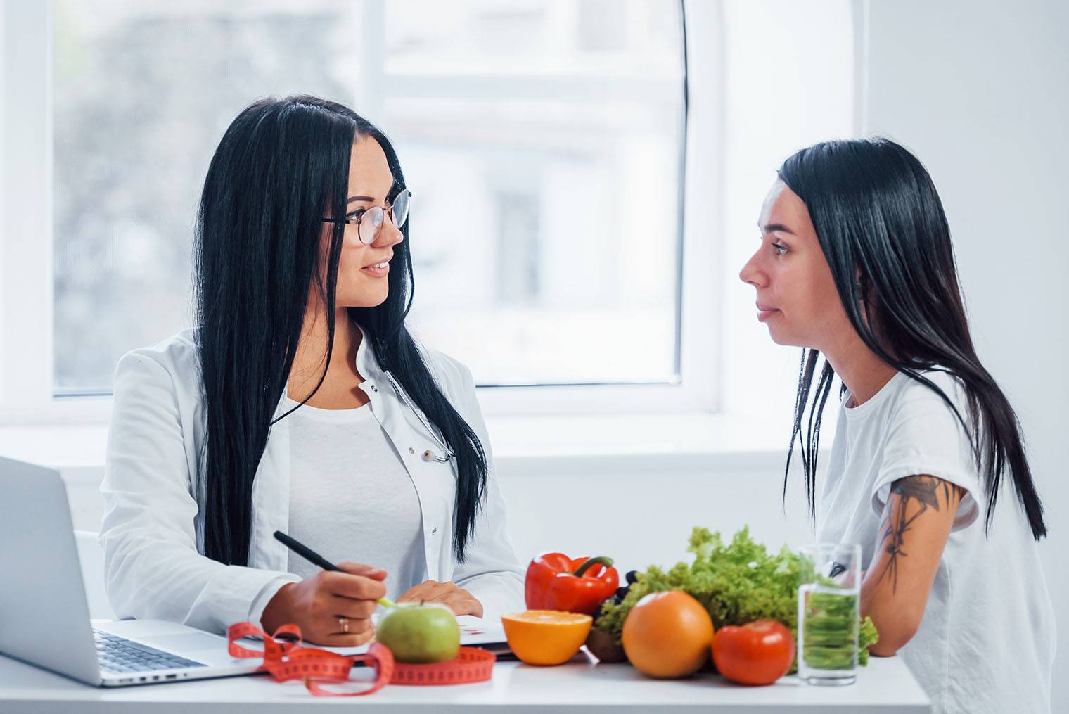 Female nutritionist consultation